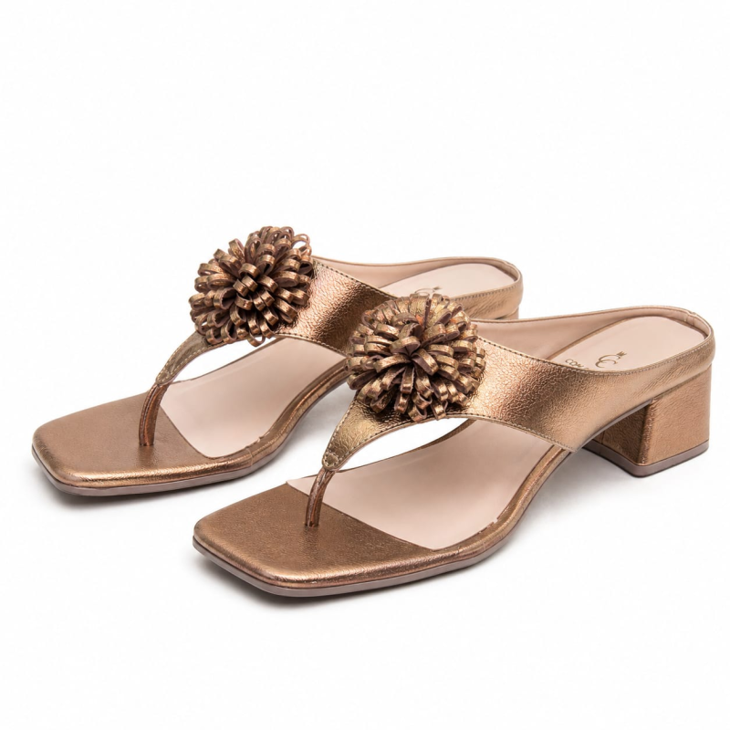 Tamanco Toe Sandal Flor Em Pompom/Couro 